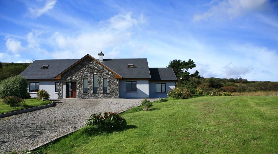 Beautiful dormer in picturesque Cappanacush