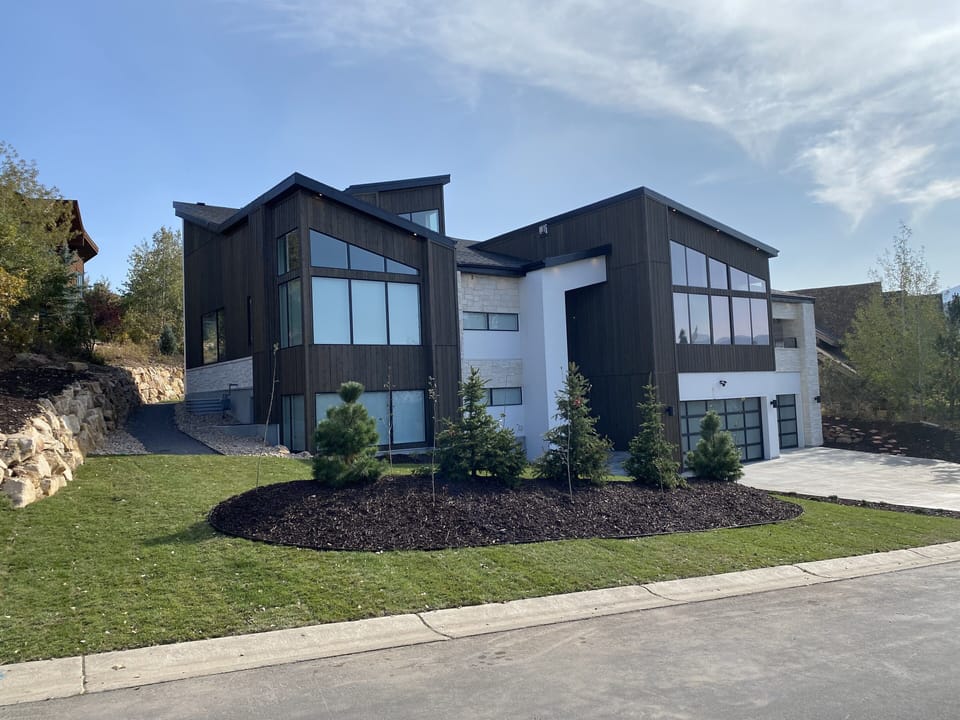 Quiet and private neighborhood with views of Deer Valley and Park City Resorts.