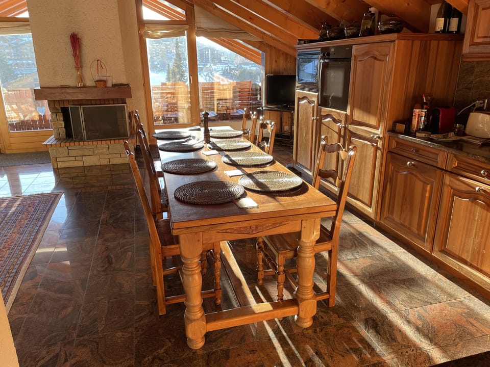 Fully fitted kitchen 