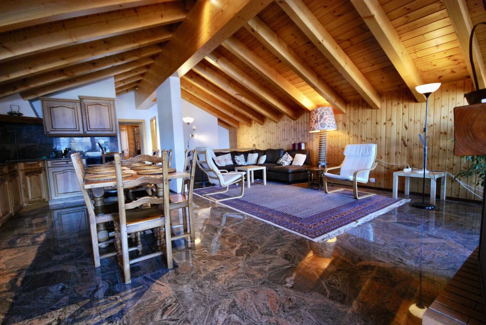 Marble floor in the open plan kitchen / lounge