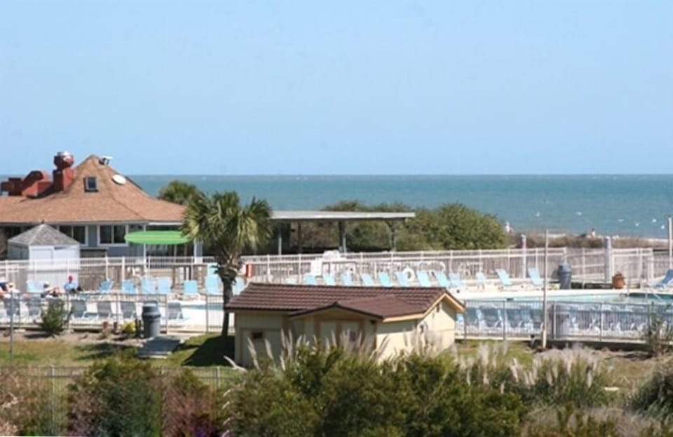 Large oceanside pool and Tiki bar