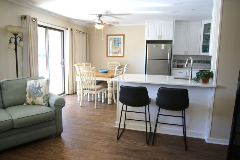 kitchen/dining