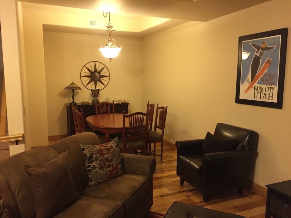 Lower floor dining nook off the living room