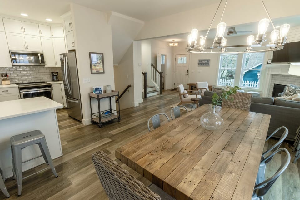 Main Level | Dining | Kitchen