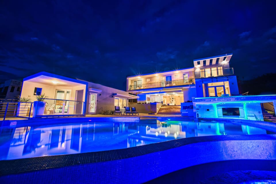 View to the Guest House, Infinity Pool & Wet Bar