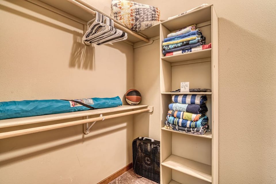 Master bedroom 1 closet area.