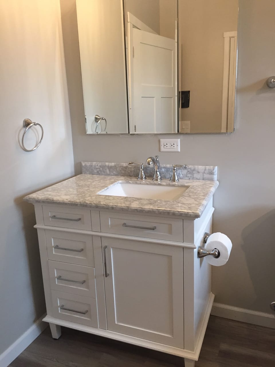 master bath with medicine cabinet