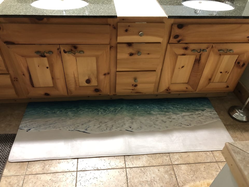 bathroom in the loft with seashore carpet
