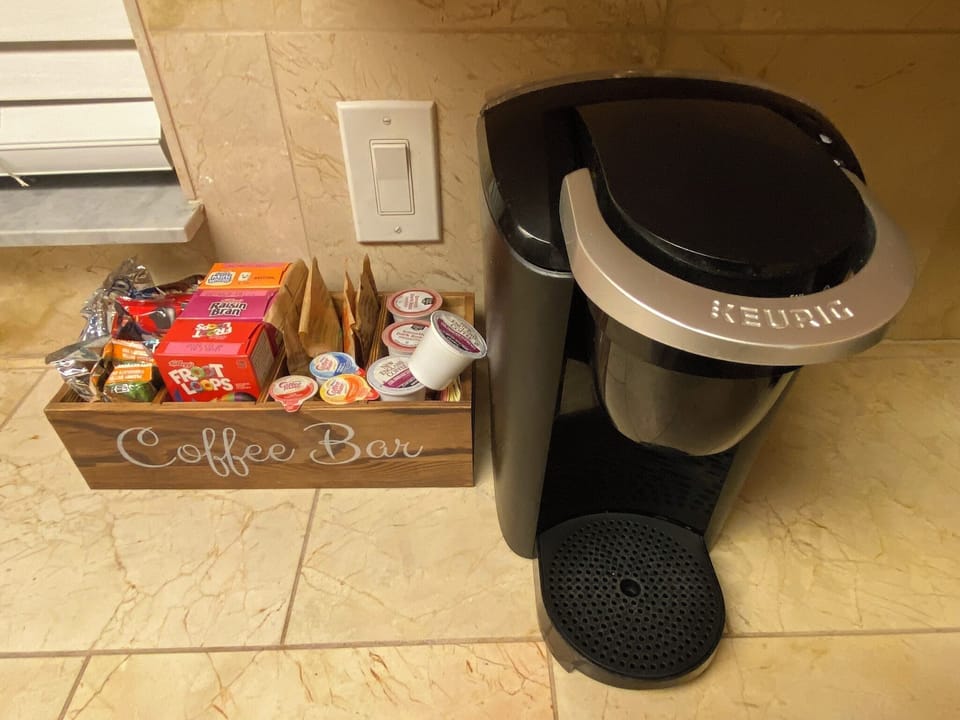 Coffee and snack bar 