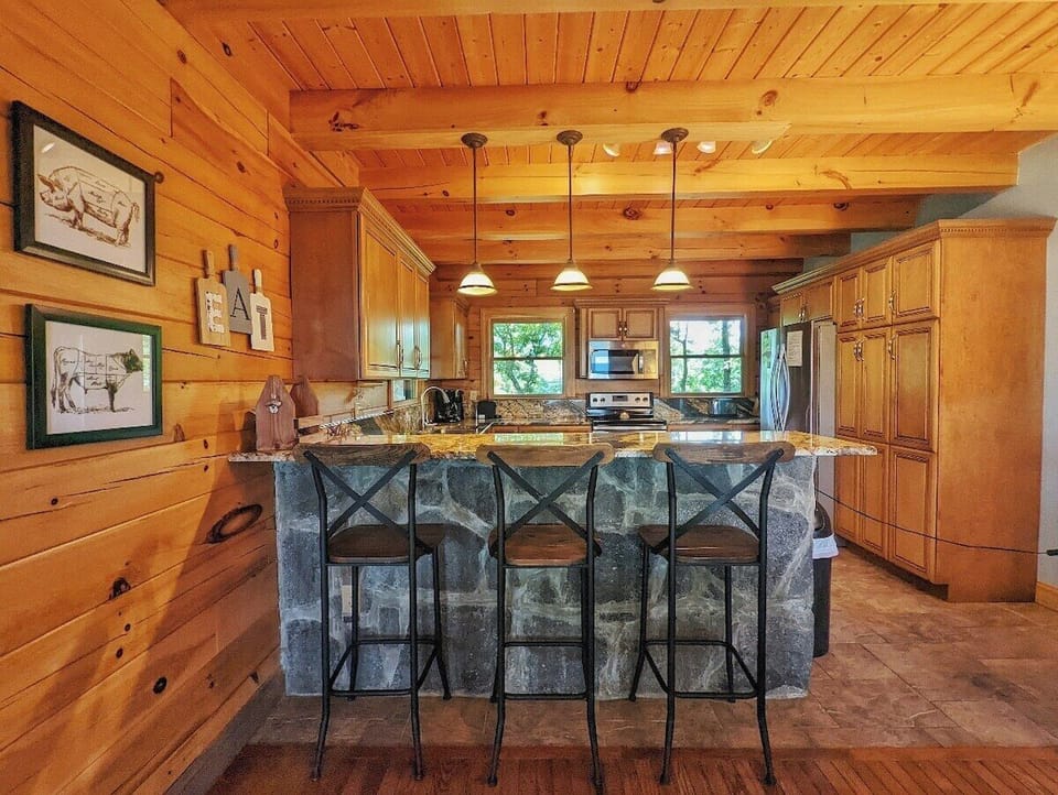 Main Level Fully Equipped Kitchen with Bar Sitting