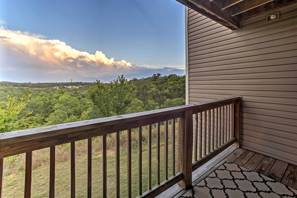 Branson Vacation Rental | 3BR | 2BA | 1,173 Sq Ft | Stairs Required