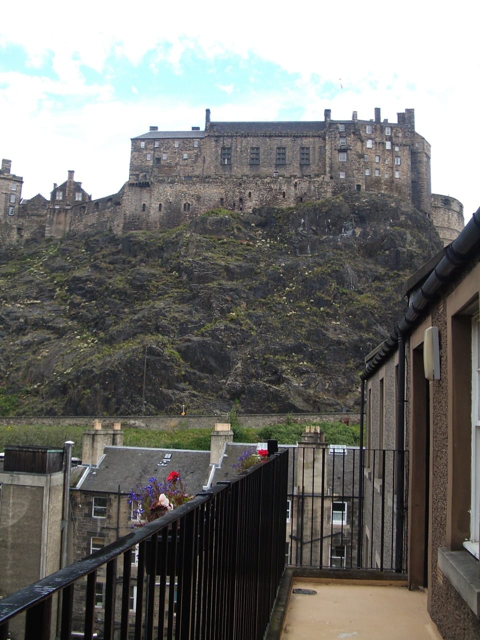 External walkway to the apartment  - just below the Castle!