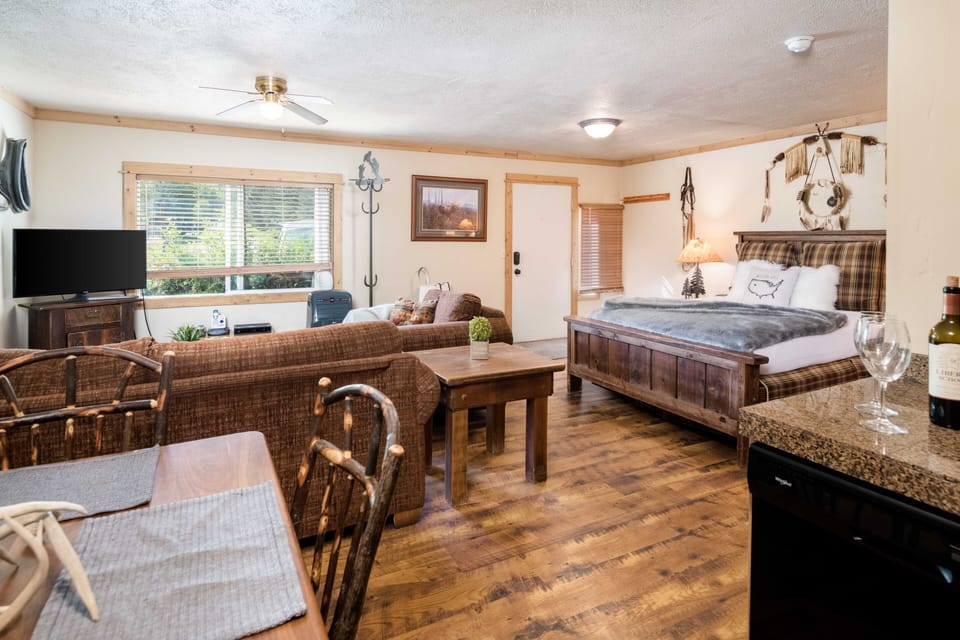 Eagles Rest 2 Studio