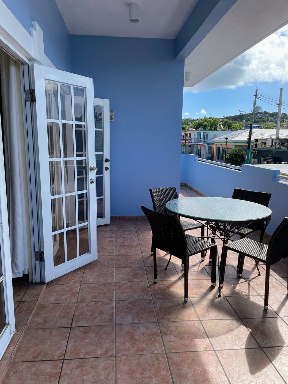 Front balcony with view to main street