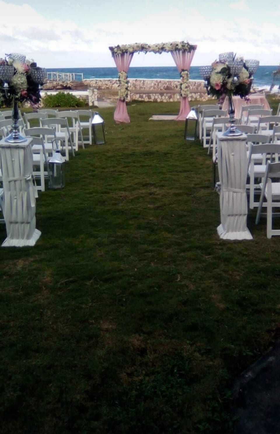 Wedding on grounds 
we can Accommodate your wedding for up   200 persons  