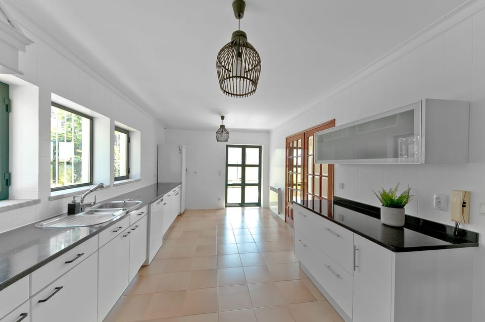 Fully equipped kitchen