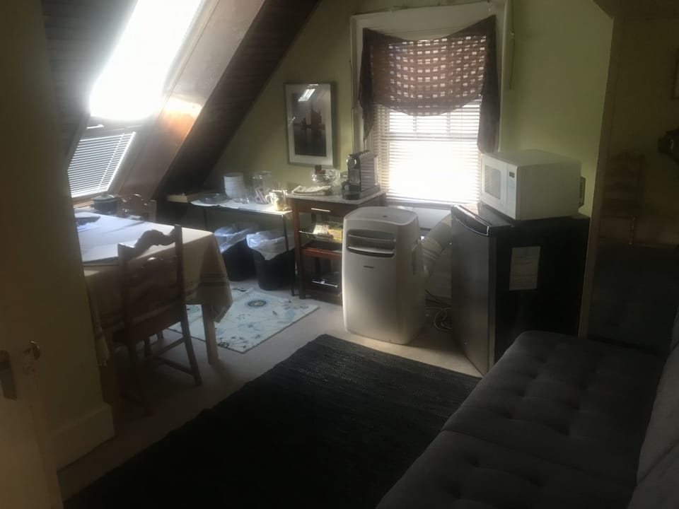 Third floor sitting area