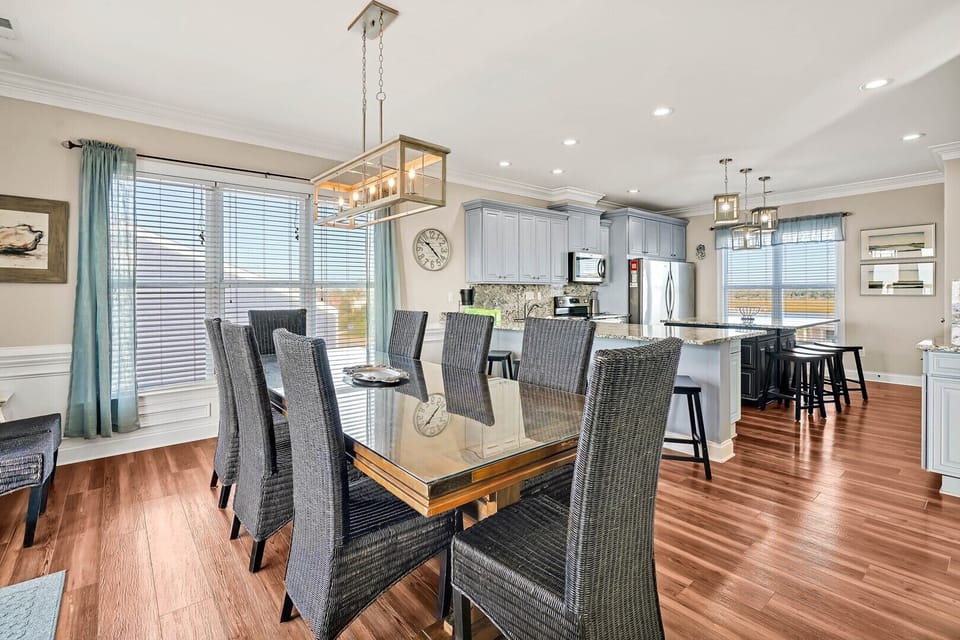 Dining Area
CG 10.25.24