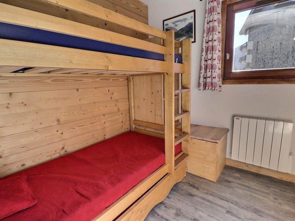 Comfortable 3-room with fireplace, pets allowed in Méribel Apartment in Les Allues