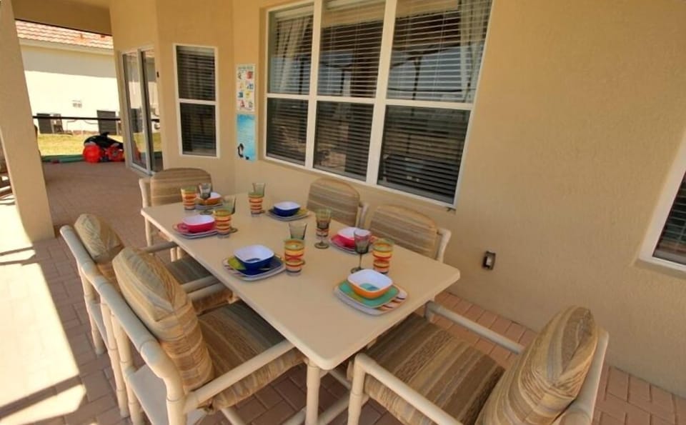 Alfresco Dinning