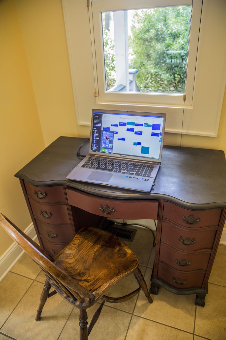 Business friendly study nook with fast wifi.
