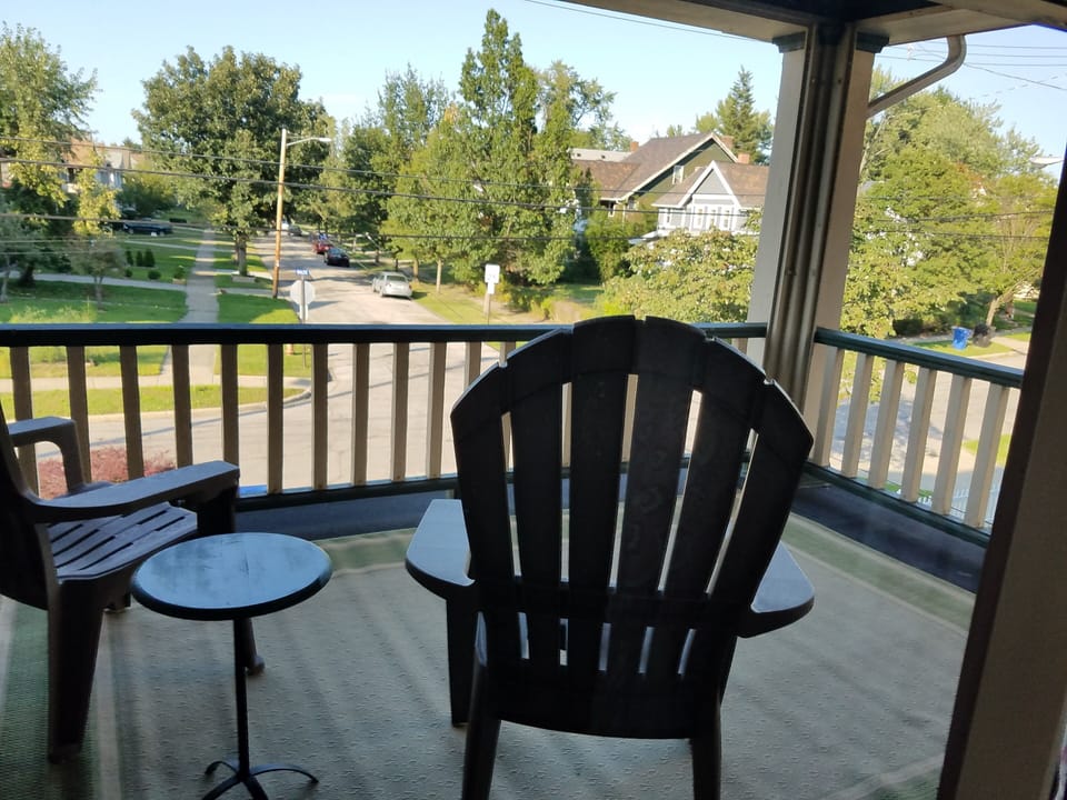 Beautiful views. Cool afternoon breezes.