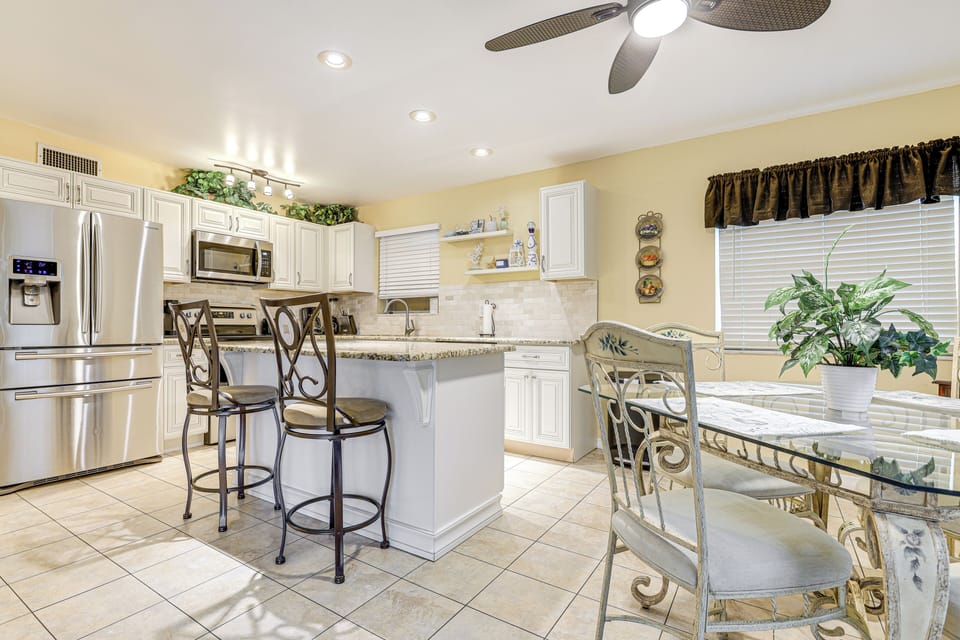 Kitchen | Cooking Basics | Dining Nook | Drip & Keurig Coffee Makers
