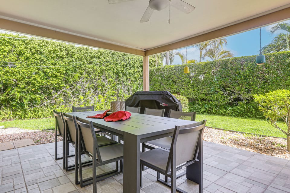 Covered Patio | Outdoor Dining | Gas Grill