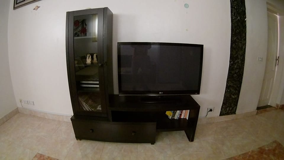 49' Flat Screen ,, more than 100 cable Channel All is Open and Free 