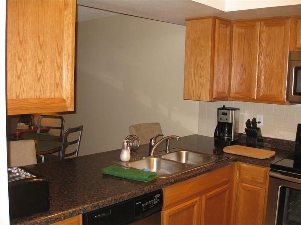 more of the beautiful kitchen