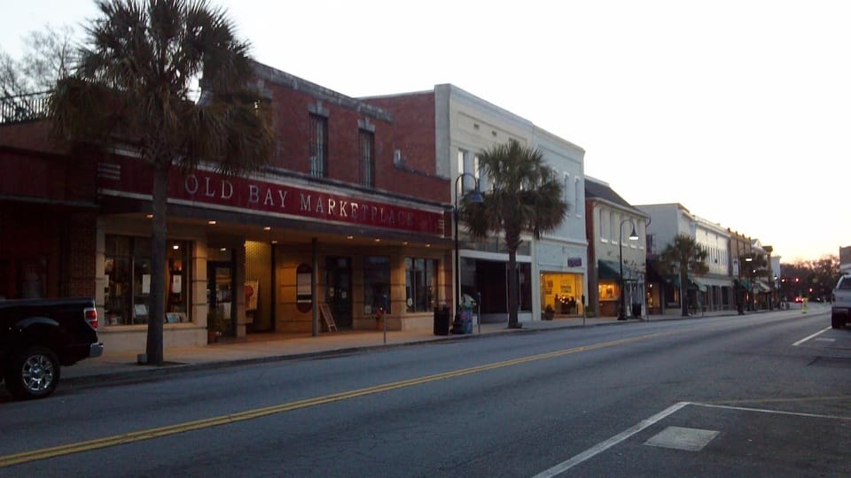 Beautiful downtown Beaufort - 1 mile from house