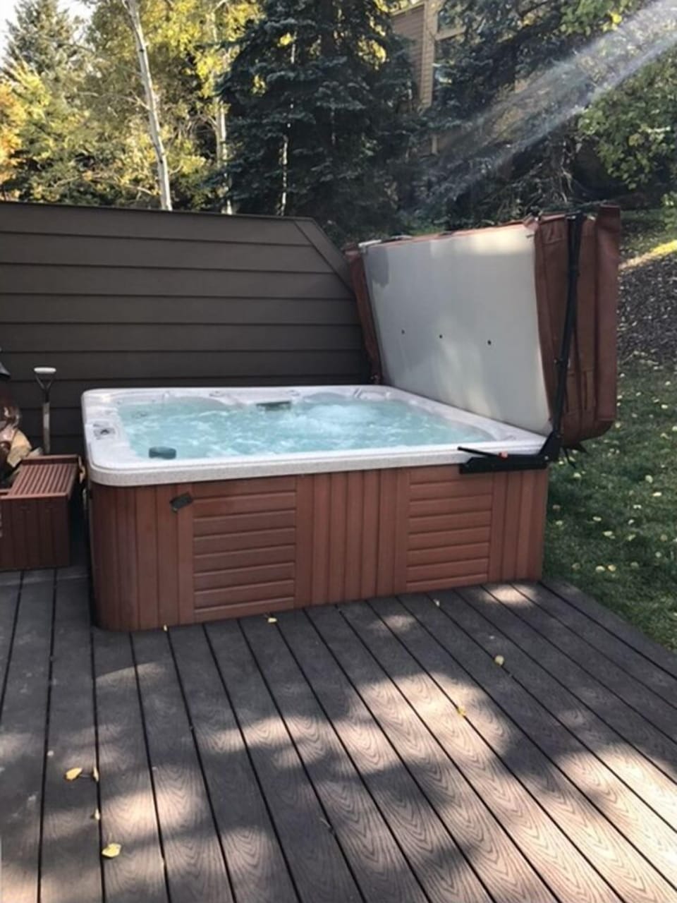 Private 7 person outdoor hot tub.