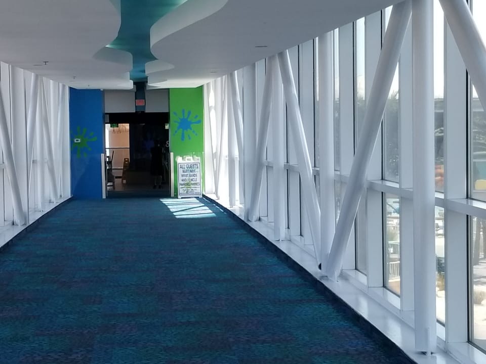 covered skyway walkway