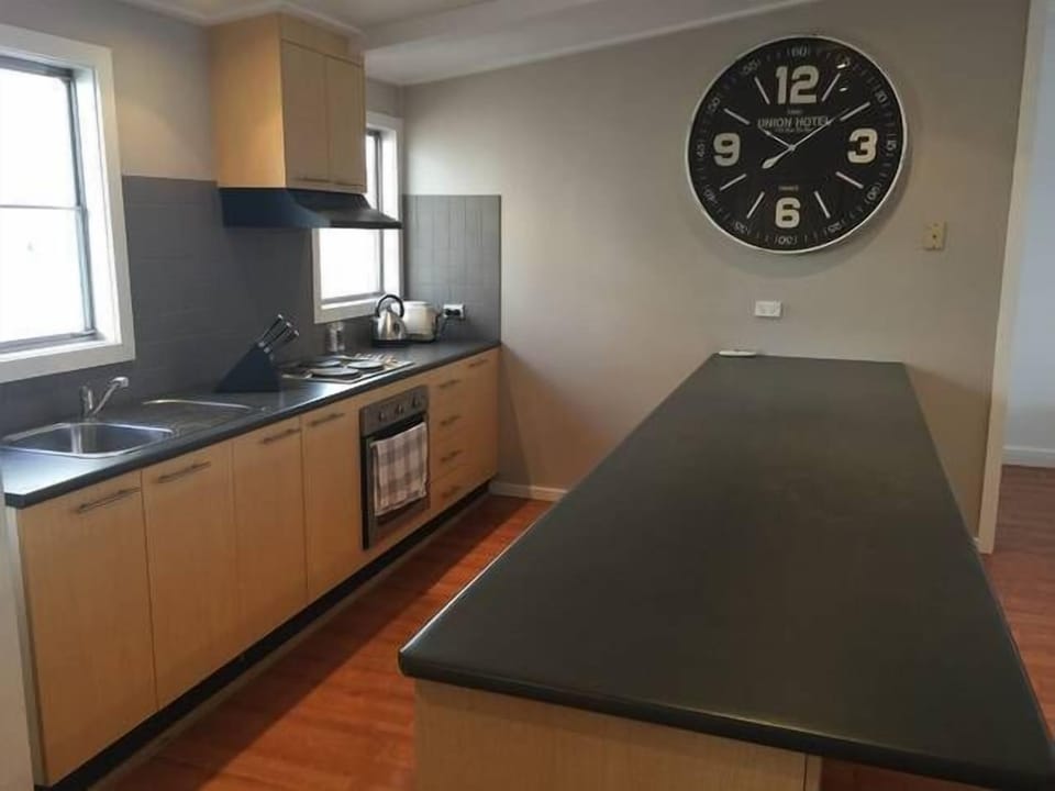 Plenty of room in the kitchen