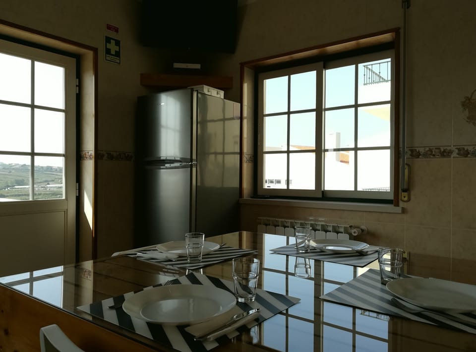 Cozinha - Área de refeições! Disponível aqui também cadeira de criança!