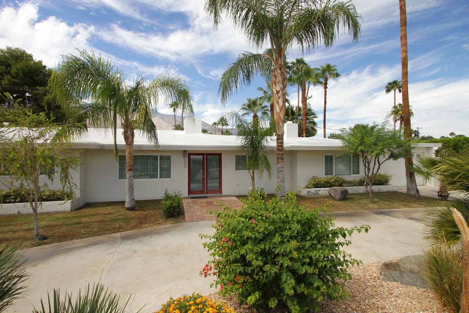 Luxury Mid-Century Alexander Home