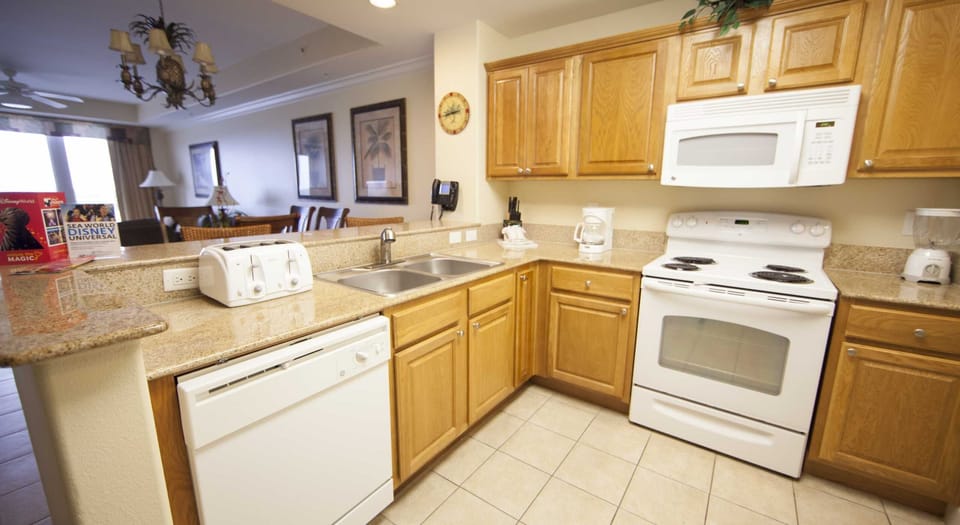 Fully equipped kitchen with granite counter top