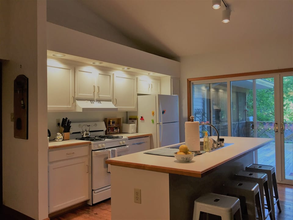 Eat in Kitchen area