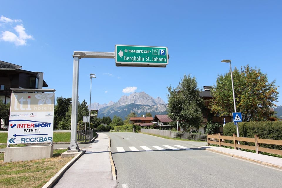 Immediate Surroundings [summer] (<1 km)