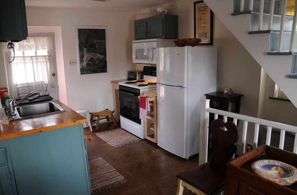 A full kitchen and continental breakfast make dining at home an option.