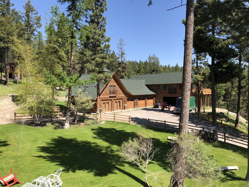 5 Star Montana Estate: Sleeps 10: Chef’s Kitchen 6 Beds 4 Bedrooms 5 Bathrooms