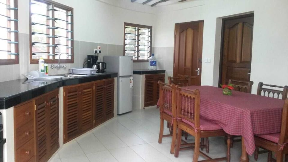 Kitchen/Dining