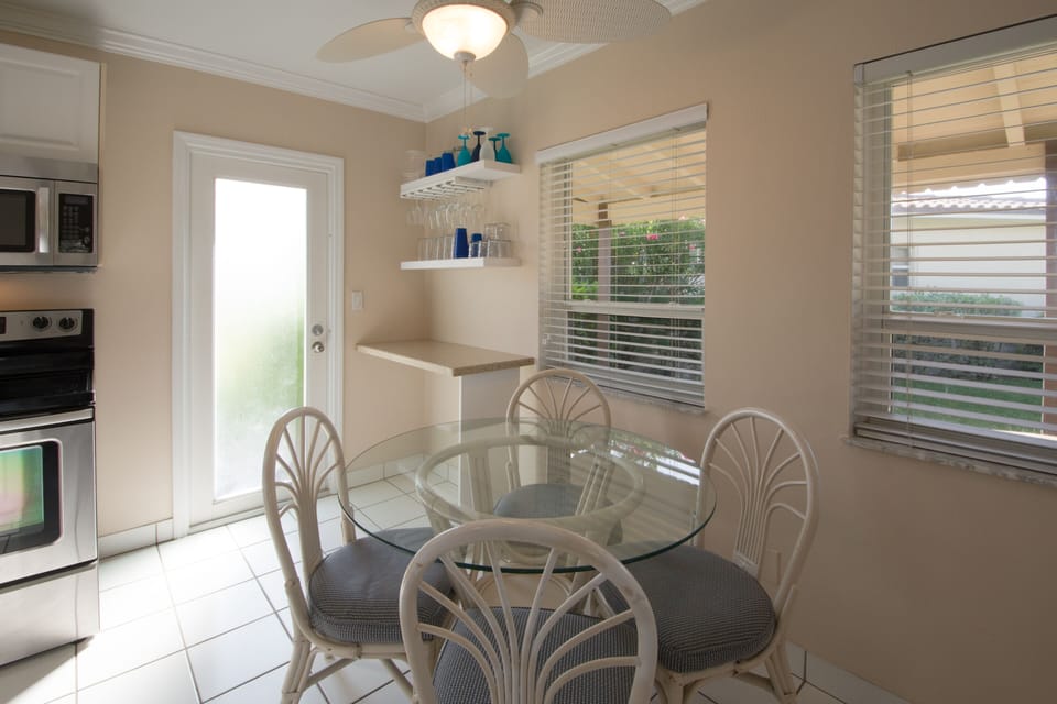 Eating nook &  beverage bar | Backdoor to sidewalk to parking space