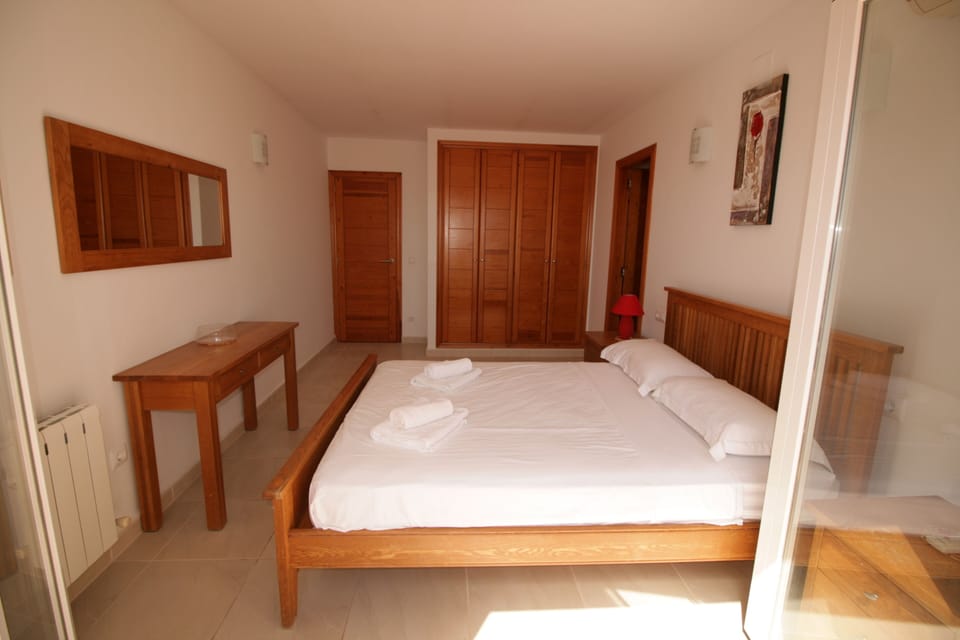 Master upper bedroom 1