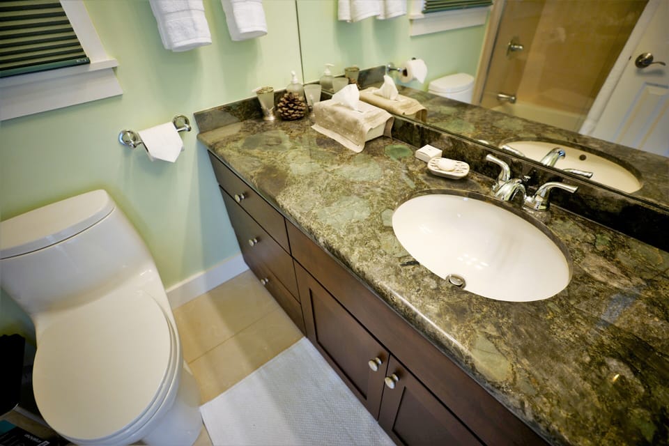 TILE AND GRANITE BATHROOM
