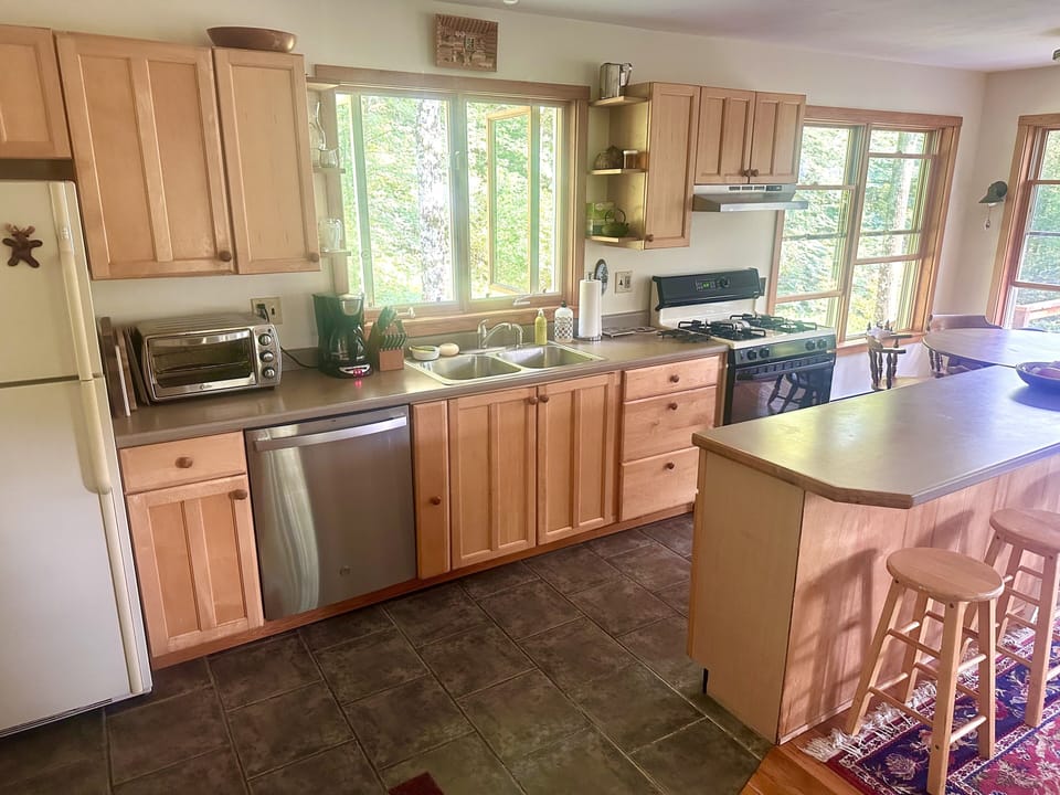 Fully supplied kitchen