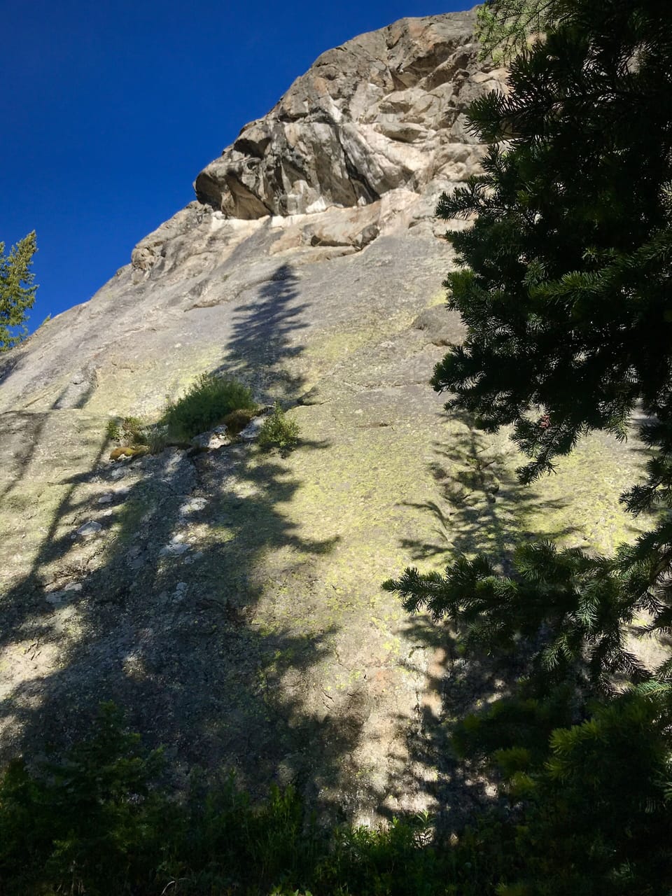 Along the trail to the waterfalls