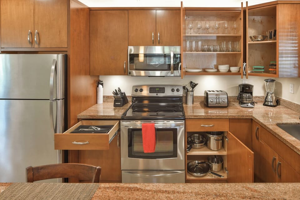 Suite #1 - Fully Stocked Kitchen