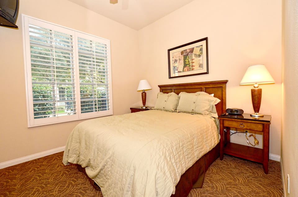 Middle Queen Bedroom