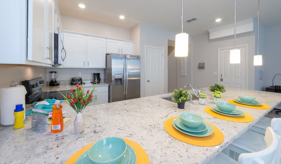 Kitchen/Balcony